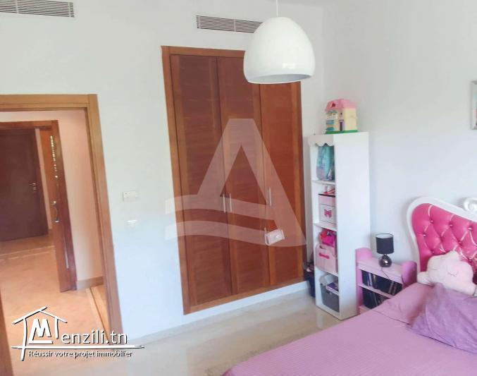 vente d'un appartement s+4 aux jardins de carthage