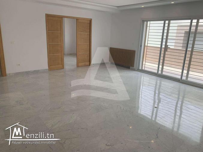 location d'un appartement s+4 aux jardins de carthage