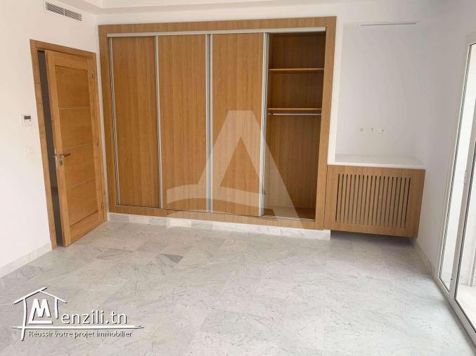 location d'un appartement s+4 aux jardins de carthage