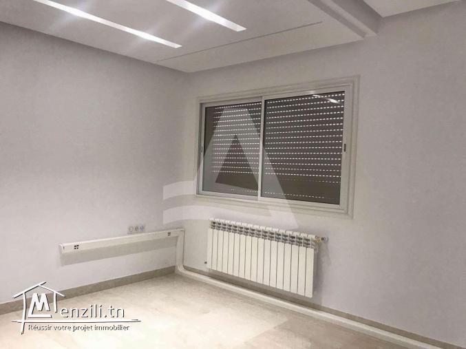 location d'une villa avec piscine aux berges du lac 2