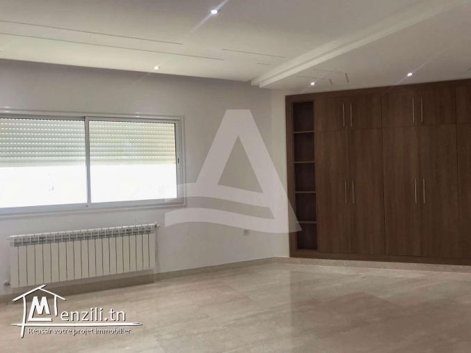 location d'une villa avec piscine aux berges du lac 2