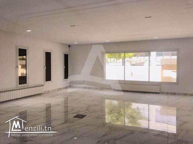 location d'une villa avec piscine aux berges du lac 2