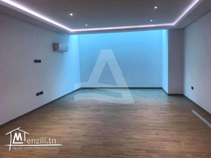 location d'une villa avec piscine aux berges du lac 2