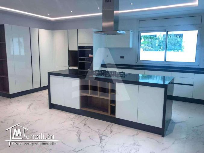 location d'une villa avec piscine aux berges du lac 2