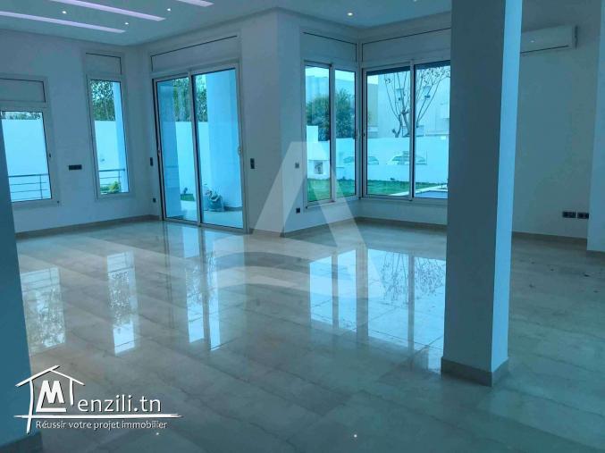 location d'une villa avec piscine aux berges du lac 2