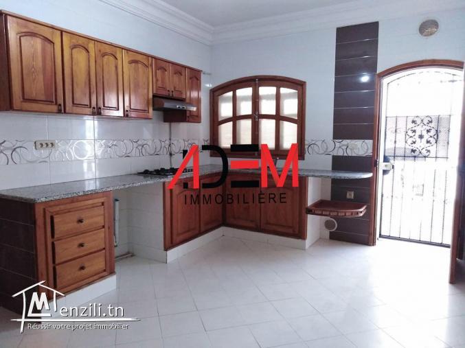 Spacieux étage de villa de 230m² à Sahloul