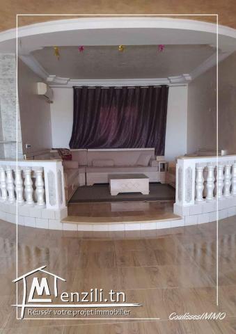 Une Villa S+3 Sur 3 Façades a vendre Bien équipée