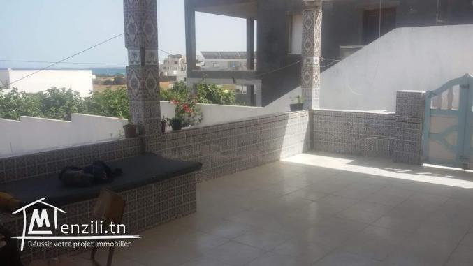 Maison à cinq minutes de la plage El Haouaria