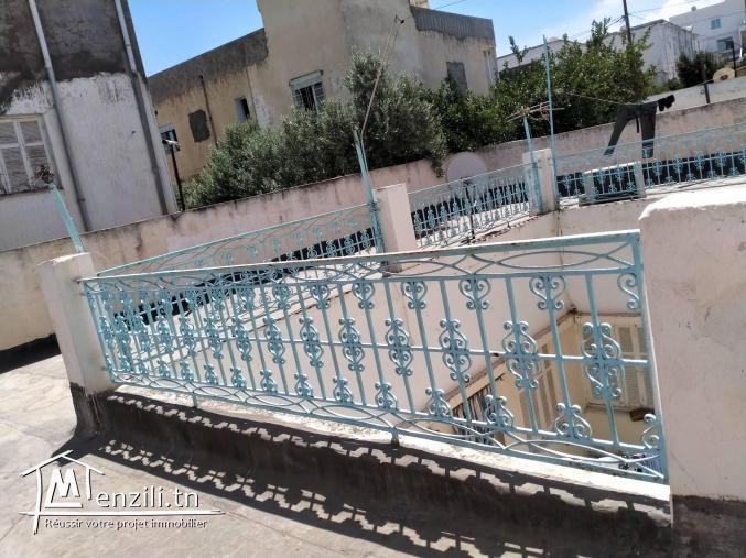 Immeuble 2 étages + Fond de commerce + Magazin