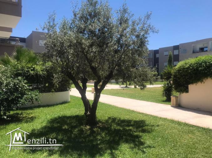 A Vendre un appartement s3 avec piscine et jardin à 5mn de Carrefour La Marsa