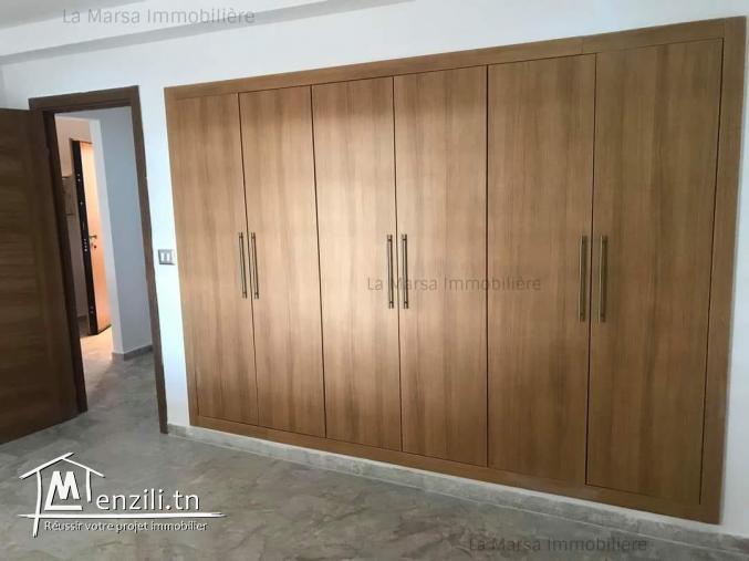 A Vendre un appartement s3 avec piscine et jardin à 5mn de Carrefour La Marsa