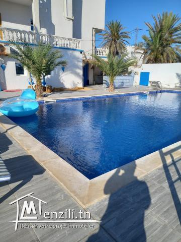 Château pied dans l'eau à vendre