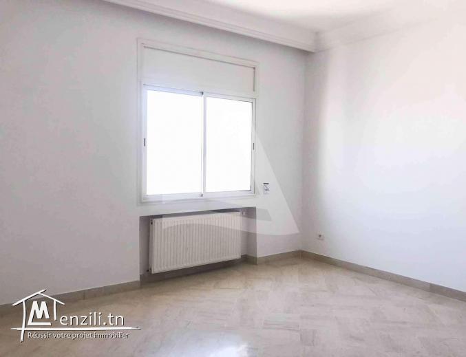 A vendre appartement S+4 avec chambre de service au lac2