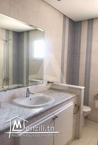 A vendre appartement S+4 avec chambre de service au lac2