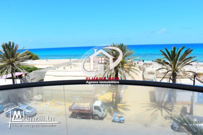 appartement s+2 neuf à vendre vue sur mer et pied dans l’eau