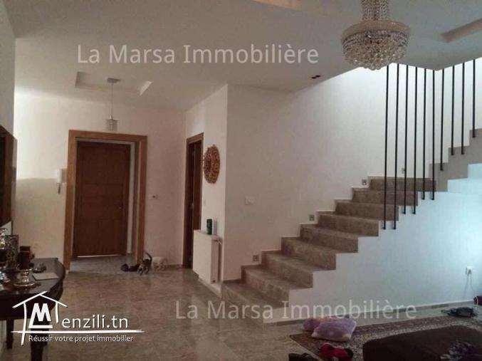 A louer villa s4 avec piscine et jardin, La Soukra