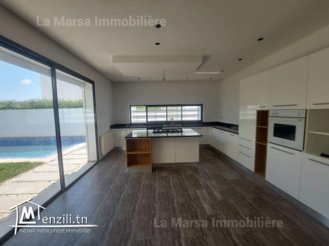 A Louer  luxueuse villa s4 avec piscine et jardin, La Soukra