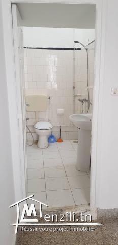 A vendre Appartement Centre Ville Av. H. Bourguiba à 20m de la mairie et 5min de la mer ; .convient...