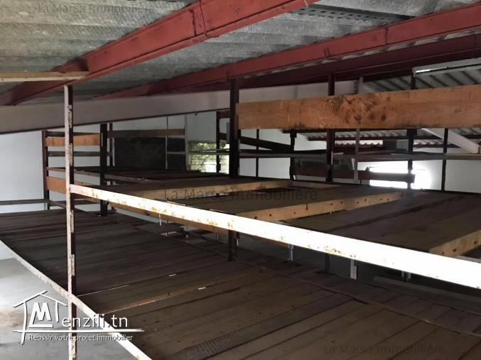 A Louer entrepôt de 130m², La Soukra