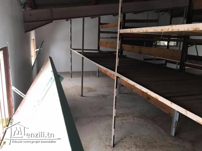 A Louer entrepôt de 130m², La Soukra