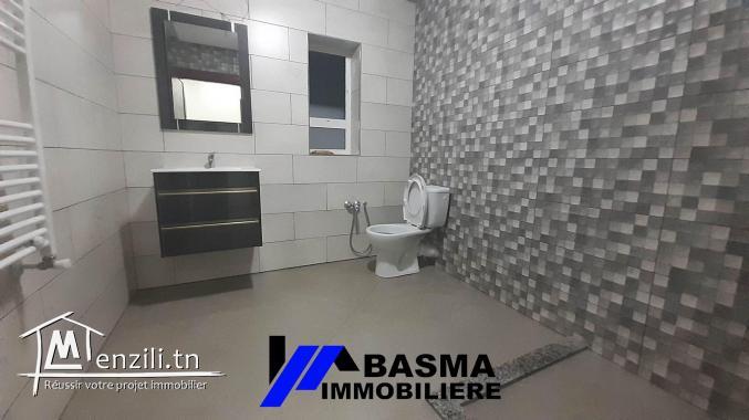 Un appartement de type S+2 à louer à Khzema