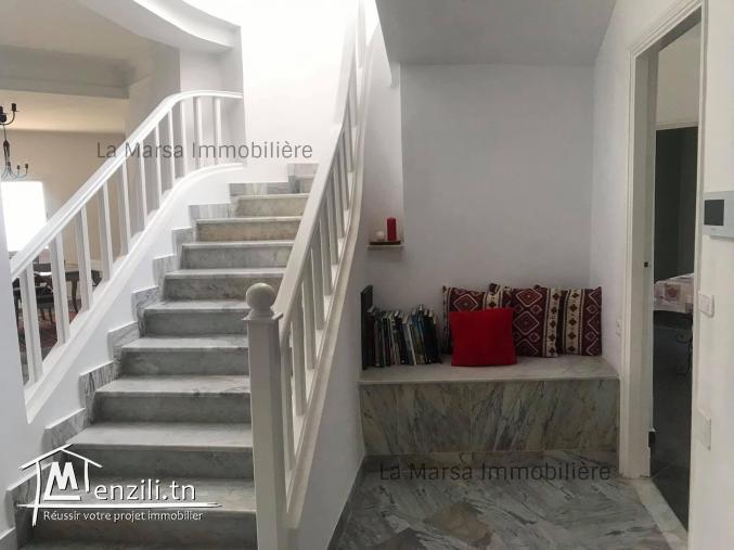 A vendre villa s5 avec piscine et jardin , La Soukra