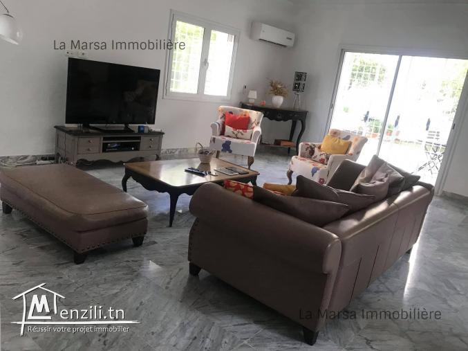 A vendre villa s5 avec piscine et jardin , La Soukra