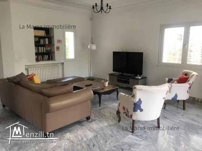 A vendre villa s5 avec piscine et jardin , La Soukra