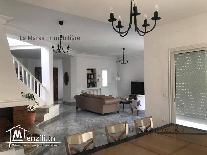 A vendre villa s5 avec piscine et jardin , La Soukra
