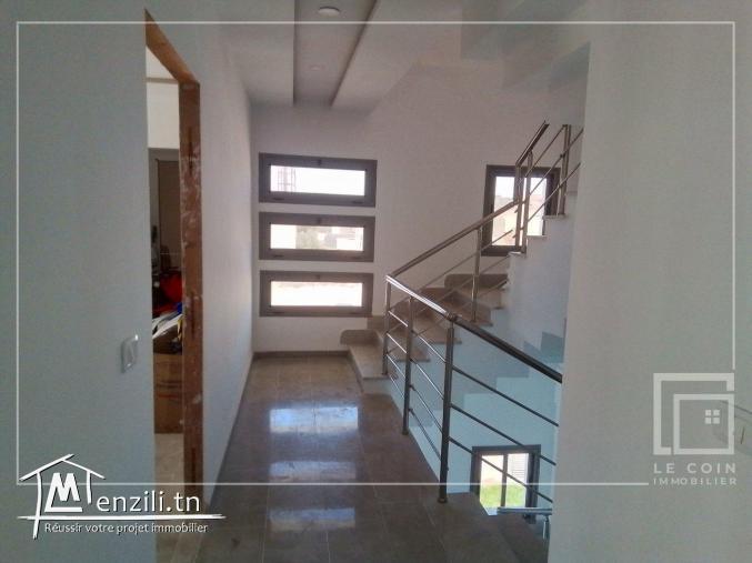 Villa S+4 à vendre Centre ville Birbouragba