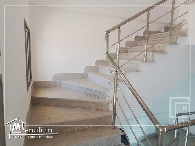 Villa S+4 à vendre Centre ville Birbouragba