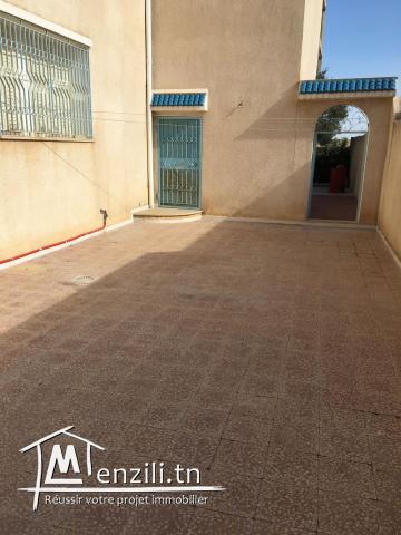 Appartement à louer 300dt s+2