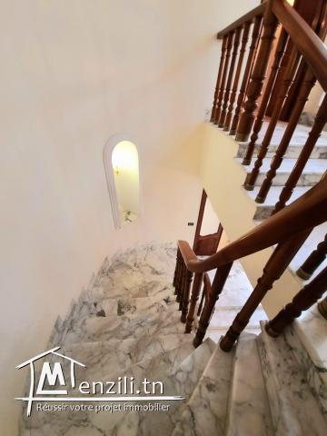 Grande villa à MENZAH9