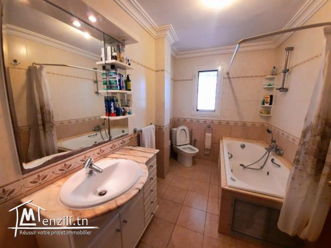 Grande villa à MENZAH9