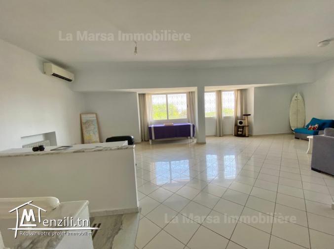 A Louer villa avec jardin et vue mer à La Marsa