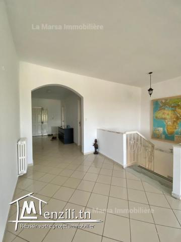 A Louer villa avec jardin et vue mer à La Marsa