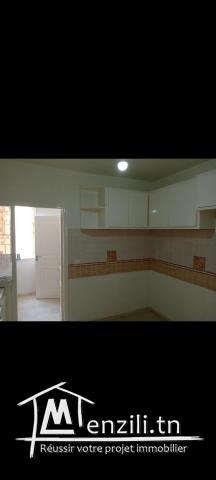 A louer un appart s+3 à résidence Babel El ghazela