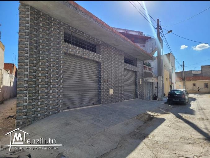 Maison avec deux garage