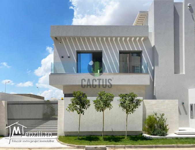 Villa de 260m² sur un terrain de 230m² à Cité el wafa