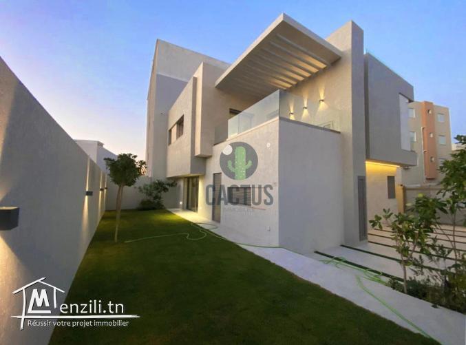 Villa de 260m² sur un terrain de 230m² à Cité el wafa