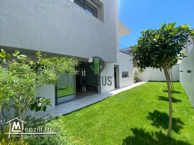 Villa de 260m² sur un terrain de 230m² à Cité el wafa
