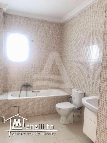 a vendre villa avec jardin au lac2