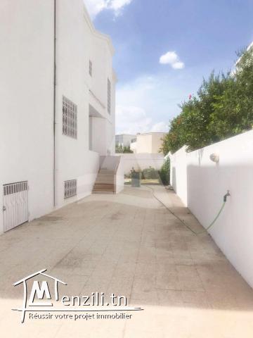 a vendre villa avec jardin au lac2