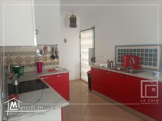 للبيع فيلا مطلة على الطبيعة في مكان هادئ بالمنشار