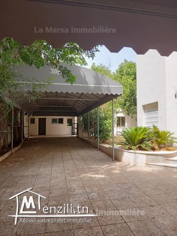 A Louer luxueuse villa s6 avec piscine et jardin à Carthage