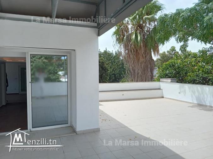 A Louer luxueuse villa s6 avec piscine et jardin à Carthage
