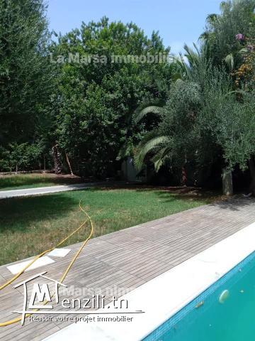 A Louer luxueuse villa s6 avec piscine et jardin à Carthage