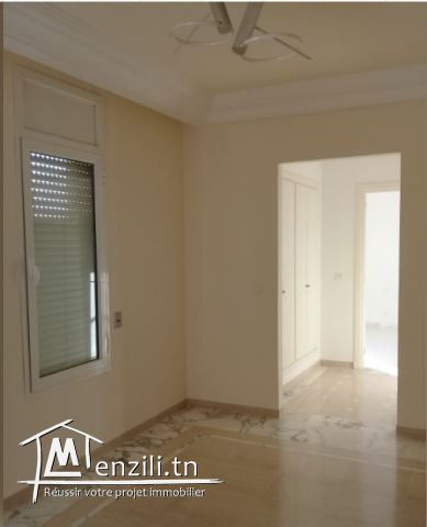 A louer S+1 pour couple marié ou cabinet à Ennasr 2