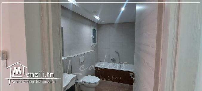 A vendre un Appartement S+2 avec un petit jardin situé à EL GHAZELA