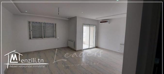 A vendre un Appartement S+2 avec un petit jardin situé à EL GHAZELA
